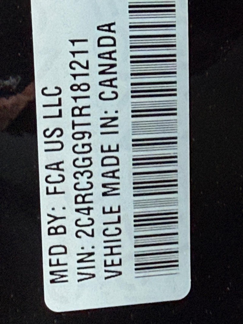 Chrysler Pacifica Vehicle Full-screen Gallery Image 20