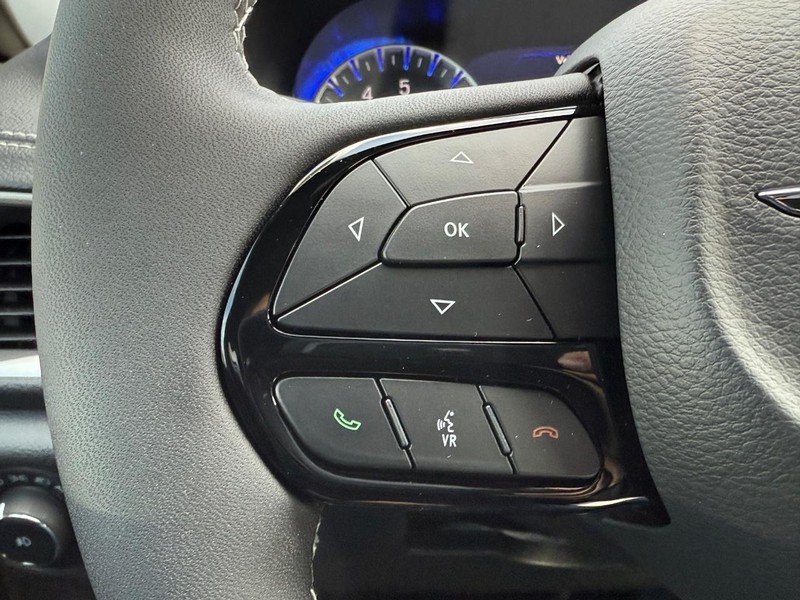 Chrysler Pacifica Vehicle Full-screen Gallery Image 6