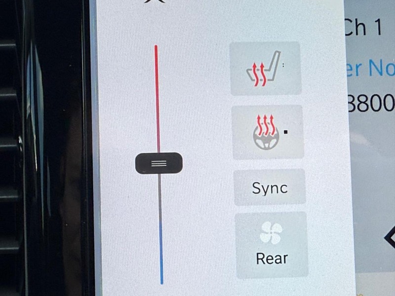 Chrysler Pacifica Vehicle Full-screen Gallery Image 9