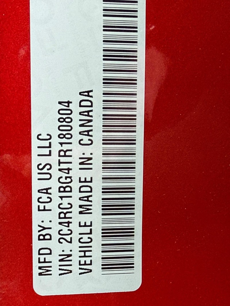 Chrysler Pacifica Vehicle Full-screen Gallery Image 19