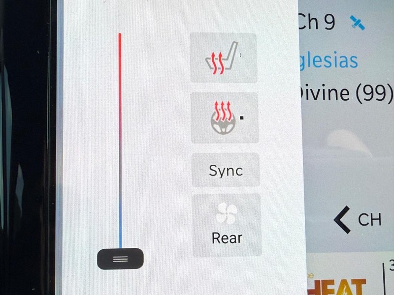 Chrysler Pacifica Vehicle Full-screen Gallery Image 9