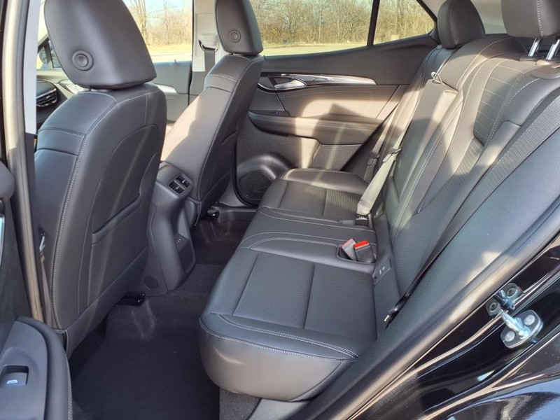 Buick Envision Vehicle Full-screen Gallery Image 13