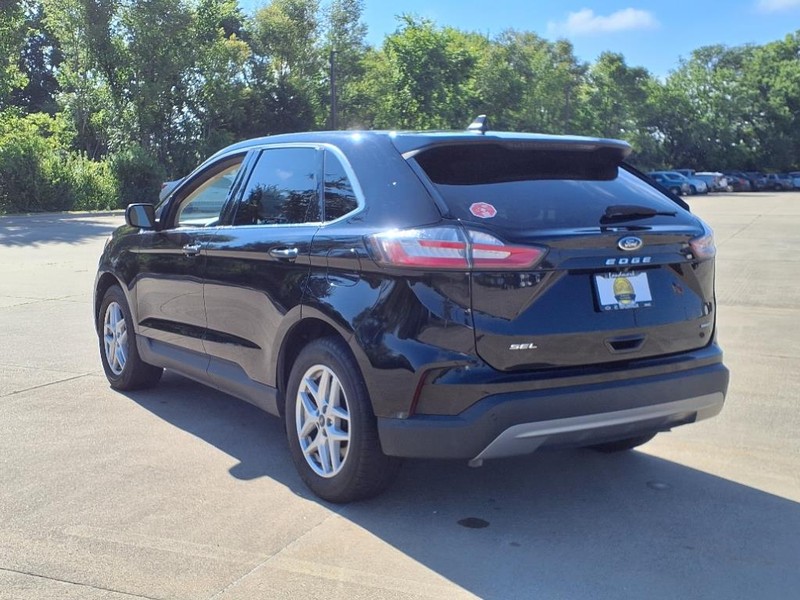 Ford Edge Vehicle Full-screen Gallery Image 3