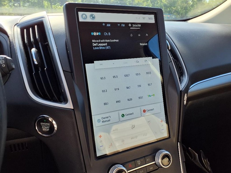 Ford Edge Vehicle Full-screen Gallery Image 13