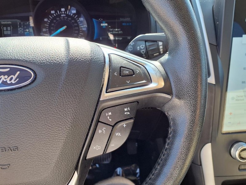 Ford Edge Vehicle Full-screen Gallery Image 19