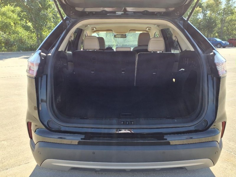 Ford Edge Vehicle Full-screen Gallery Image 25