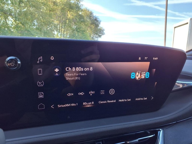 Buick Envista Vehicle Full-screen Gallery Image 8