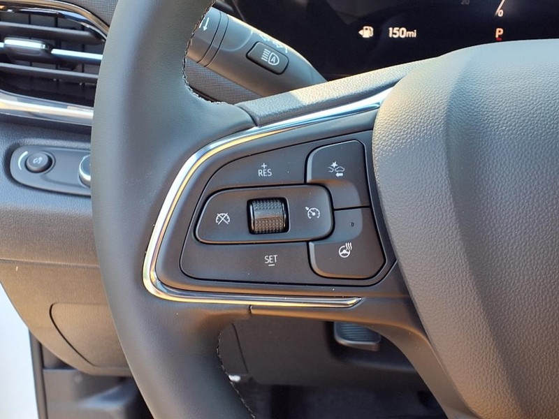 Buick Envista Vehicle Full-screen Gallery Image 12