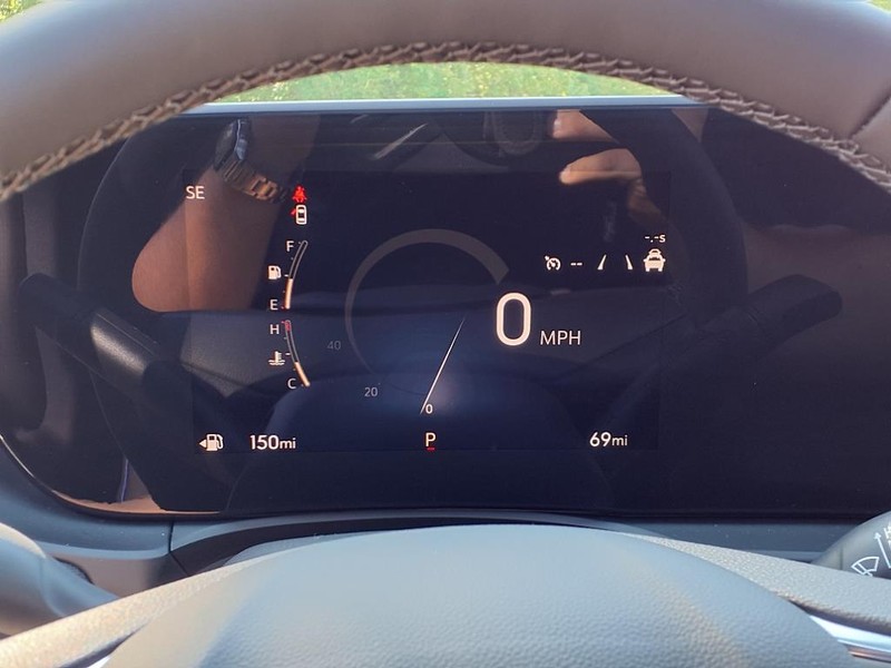 Buick Envista Vehicle Full-screen Gallery Image 14