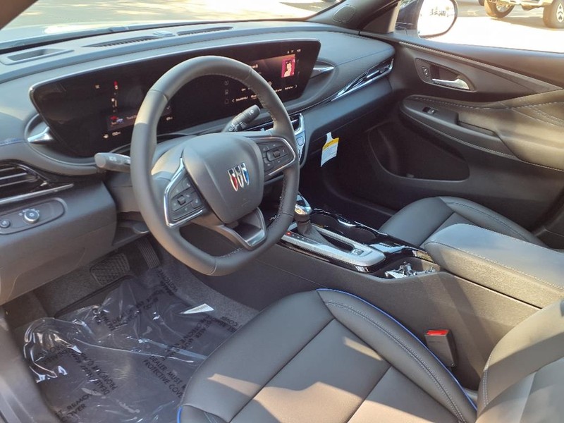 Buick Envista Vehicle Full-screen Gallery Image 16