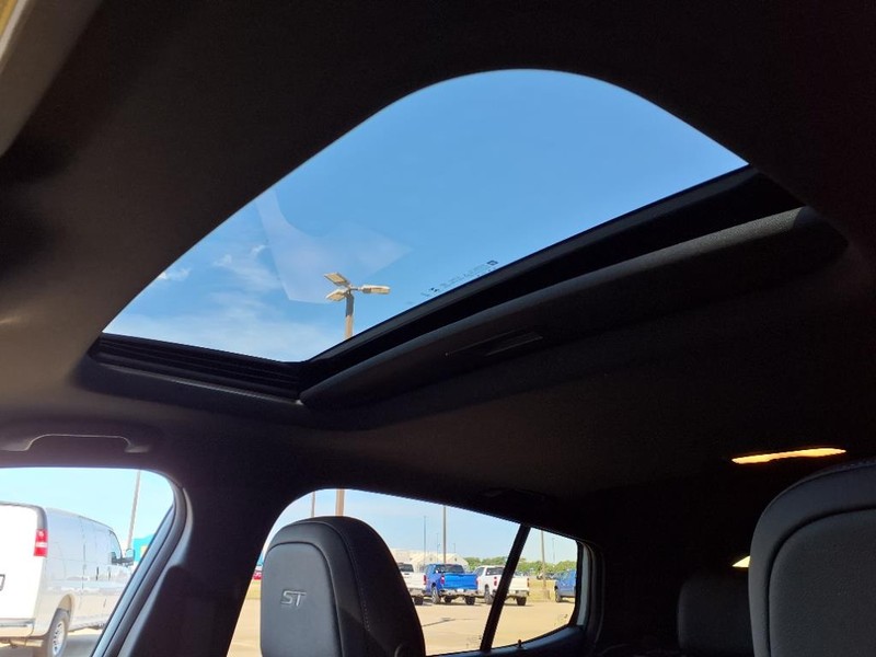 Buick Envista Vehicle Full-screen Gallery Image 17