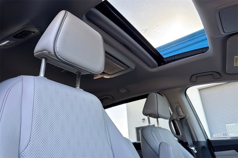 Honda Odyssey Vehicle Full-screen Gallery Image 18