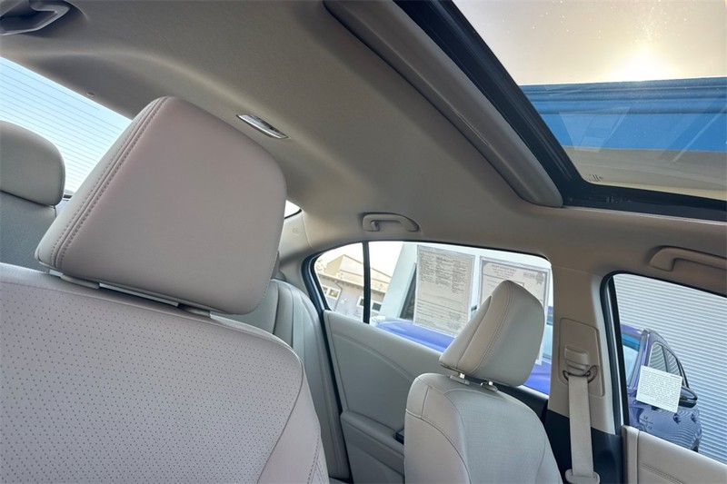 Honda Accord Sedan Vehicle Full-screen Gallery Image 15