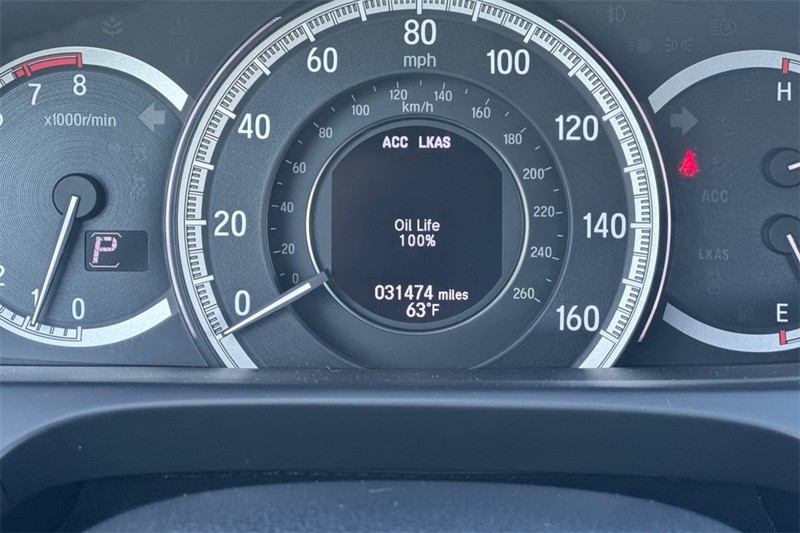 Honda Accord Sedan Vehicle Full-screen Gallery Image 24
