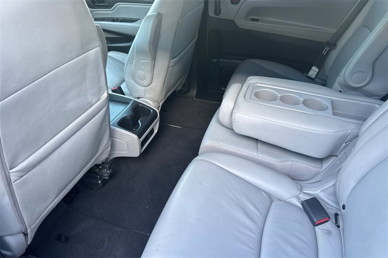 Honda Odyssey Vehicle Full-screen Gallery Image 11