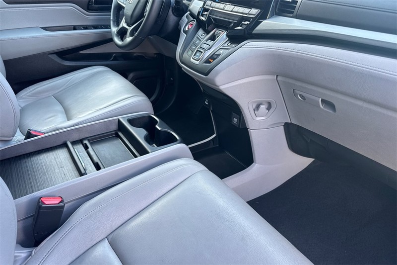 Honda Odyssey Vehicle Full-screen Gallery Image 16