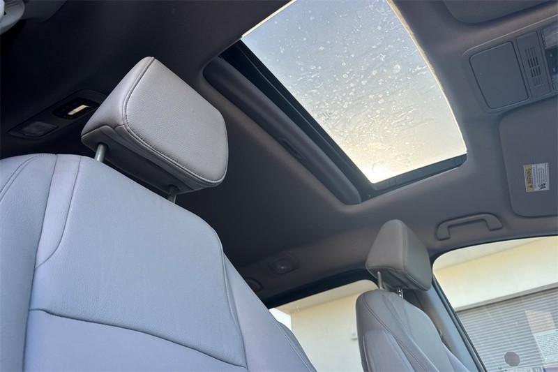 Honda Odyssey Vehicle Full-screen Gallery Image 17