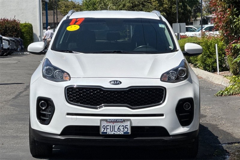 Kia Sportage Vehicle Full-screen Gallery Image 08