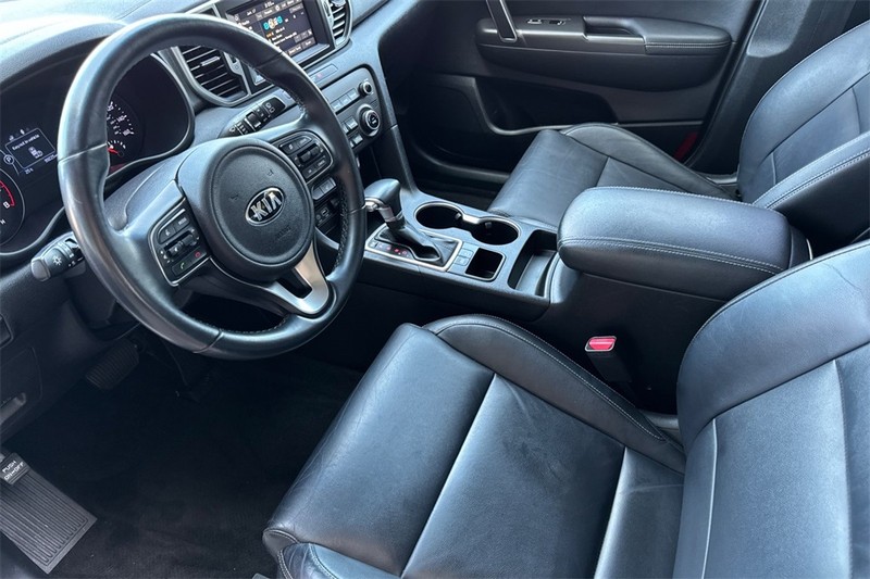 Kia Sportage Vehicle Full-screen Gallery Image 09