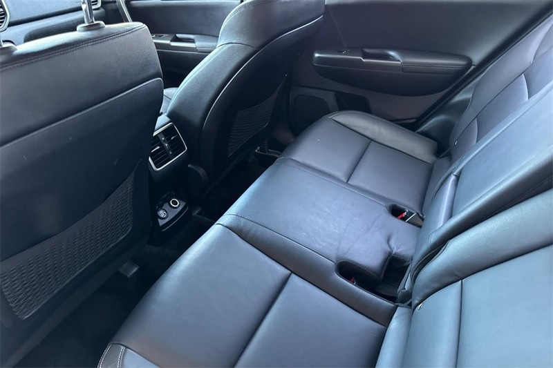 Kia Sportage Vehicle Full-screen Gallery Image 11