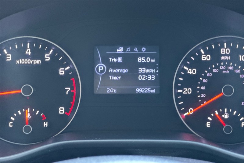 Kia Sportage Vehicle Full-screen Gallery Image 24