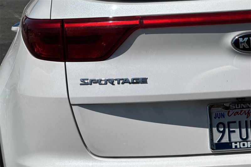 Kia Sportage Vehicle Full-screen Gallery Image 26