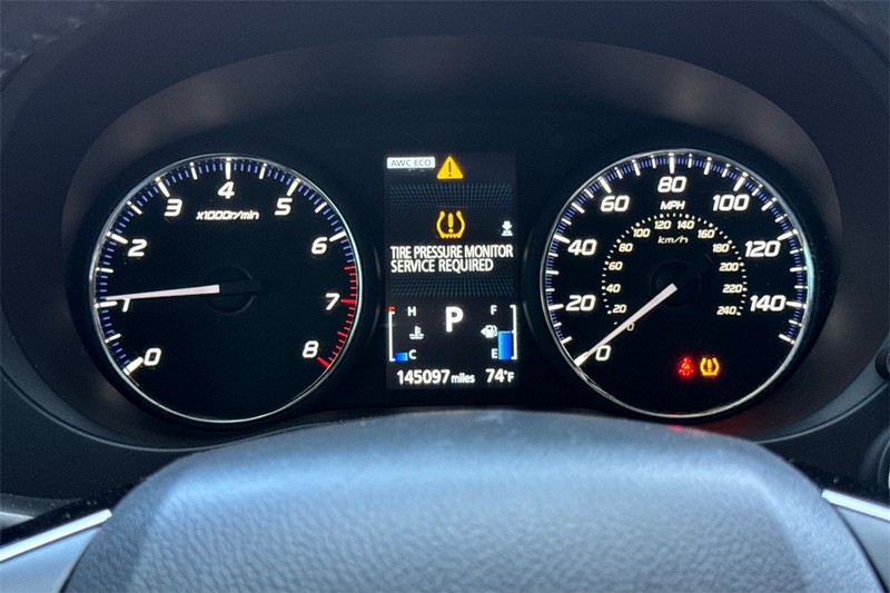 Mitsubishi Outlander Vehicle Full-screen Gallery Image 24