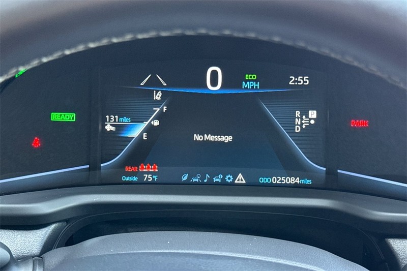 Toyota Mirai Vehicle Full-screen Gallery Image 23