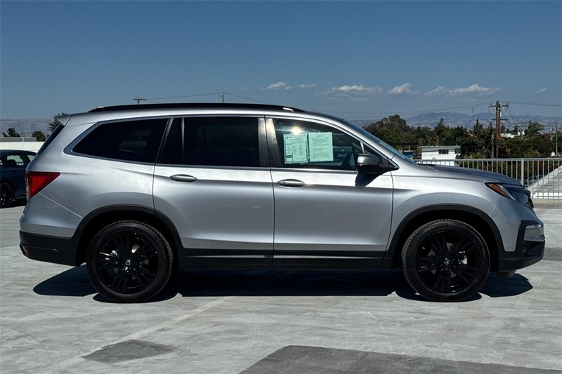Honda Pilot Vehicle Full-screen Gallery Image 02