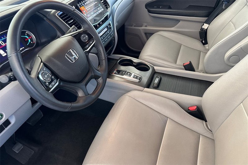 Honda Pilot Vehicle Full-screen Gallery Image 09