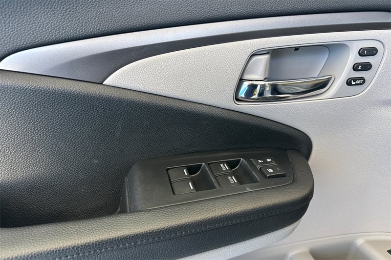 Honda Pilot Vehicle Full-screen Gallery Image 10