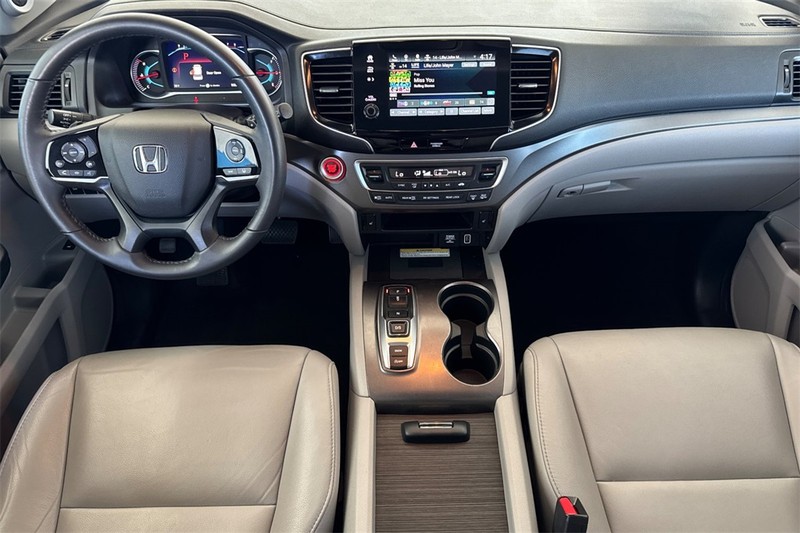 Honda Pilot Vehicle Full-screen Gallery Image 12