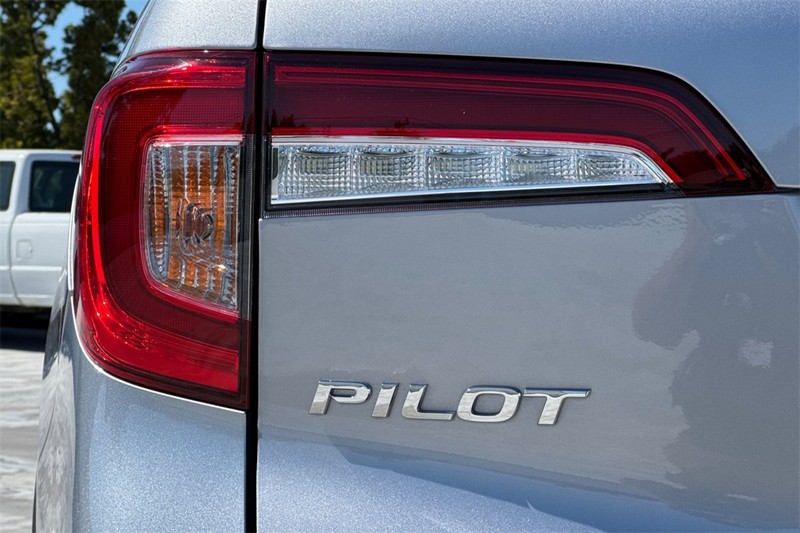 Honda Pilot Vehicle Full-screen Gallery Image 26