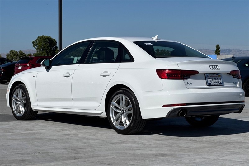 Audi A4 Vehicle Full-screen Gallery Image 05