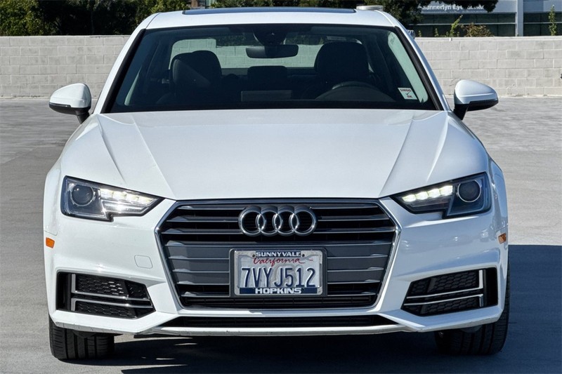 Audi A4 Vehicle Full-screen Gallery Image 08