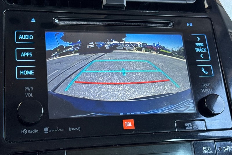 Toyota Prius Vehicle Full-screen Gallery Image 19