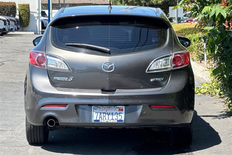 Mazda Mazda3 Vehicle Full-screen Gallery Image 04