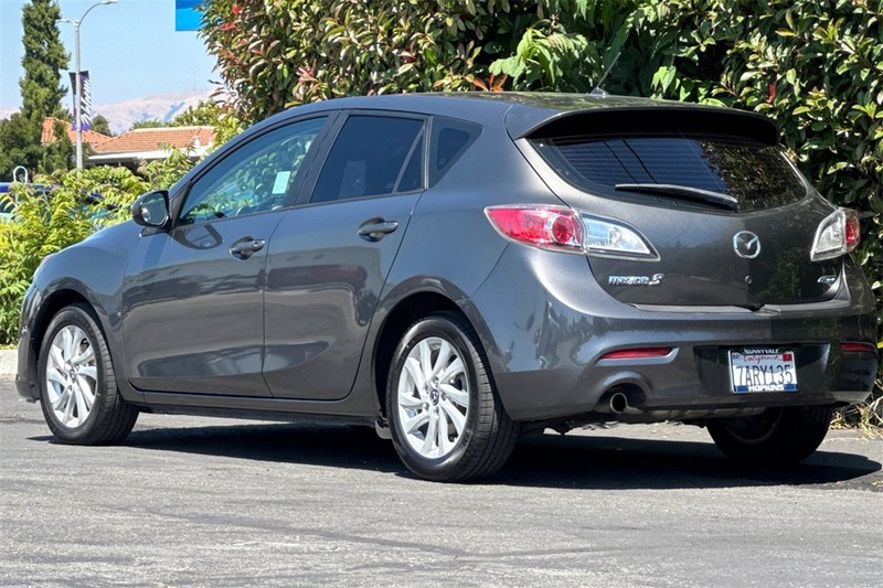 Mazda Mazda3 Vehicle Full-screen Gallery Image 05
