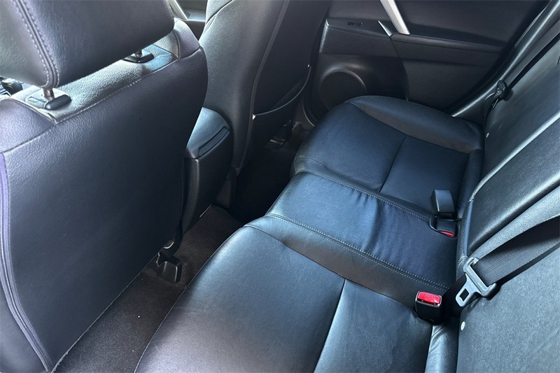 Mazda Mazda3 Vehicle Full-screen Gallery Image 11