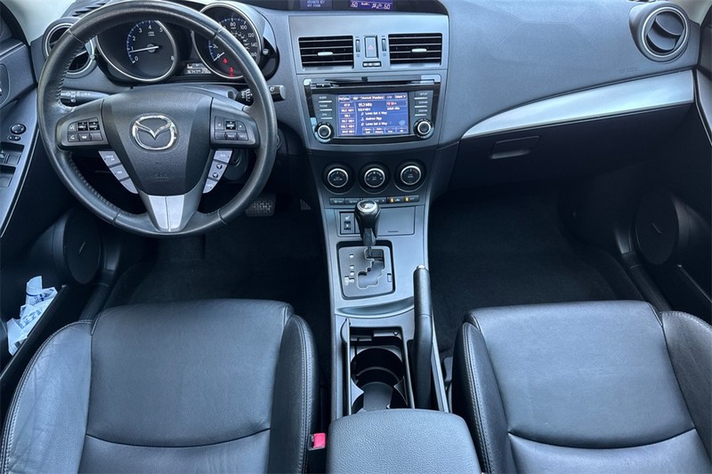 Mazda Mazda3 Vehicle Full-screen Gallery Image 12