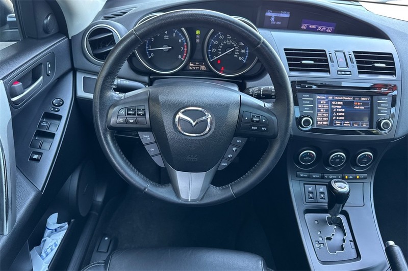 Mazda Mazda3 Vehicle Full-screen Gallery Image 13