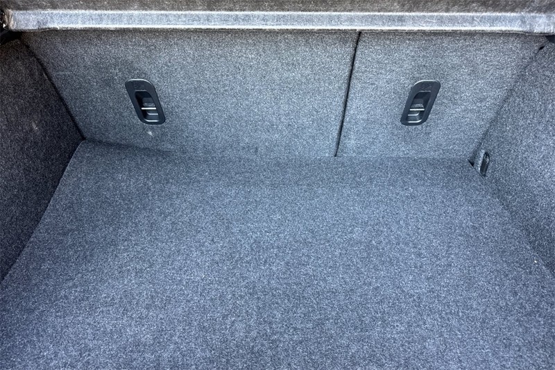 Mazda Mazda3 Vehicle Full-screen Gallery Image 14