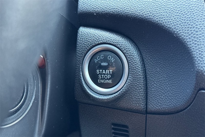 Mazda Mazda3 Vehicle Full-screen Gallery Image 20