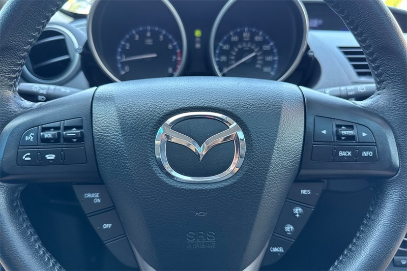 Mazda Mazda3 Vehicle Full-screen Gallery Image 21