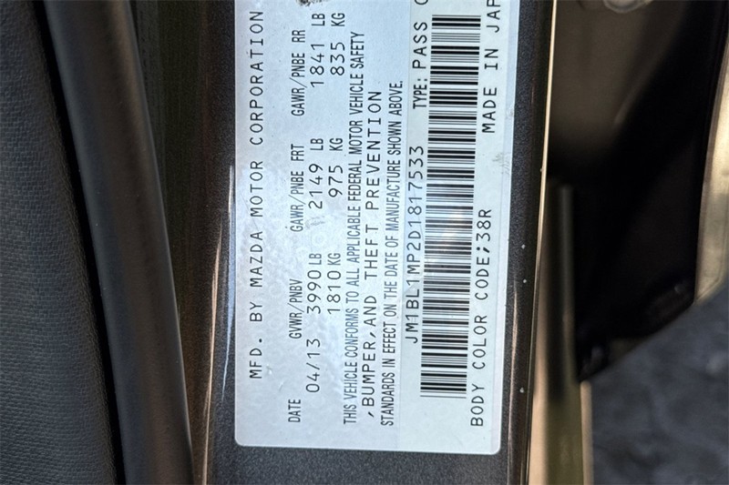 Mazda Mazda3 Vehicle Full-screen Gallery Image 26