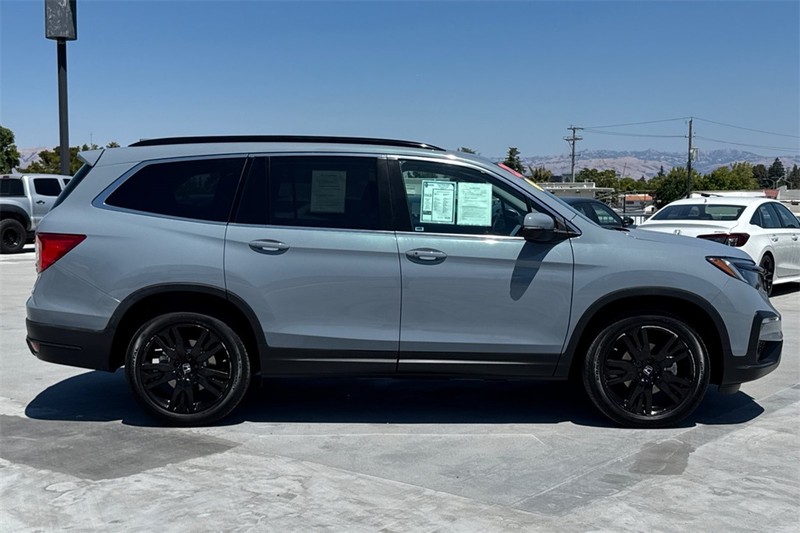 Honda Pilot Vehicle Full-screen Gallery Image 02
