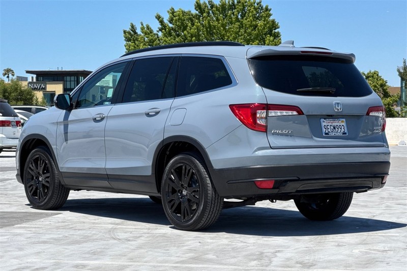 Honda Pilot Vehicle Full-screen Gallery Image 05