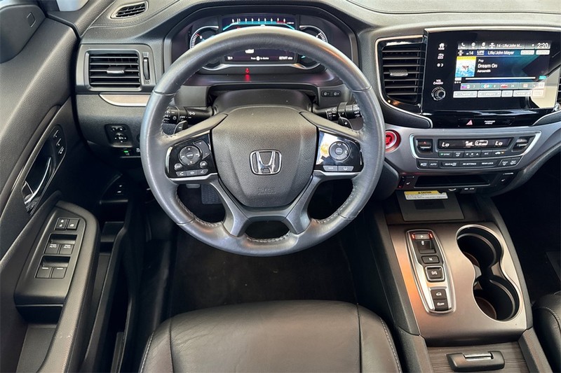 Honda Pilot Vehicle Full-screen Gallery Image 13