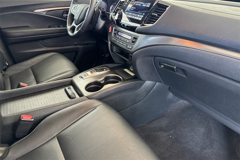 Honda Pilot Vehicle Full-screen Gallery Image 16