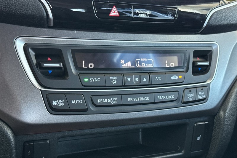 Honda Pilot Vehicle Full-screen Gallery Image 20